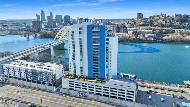 400 Riverboat, 1801, Newport, KY 41071