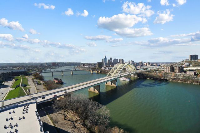 400 Riverboat, 1801, Newport, KY 41071