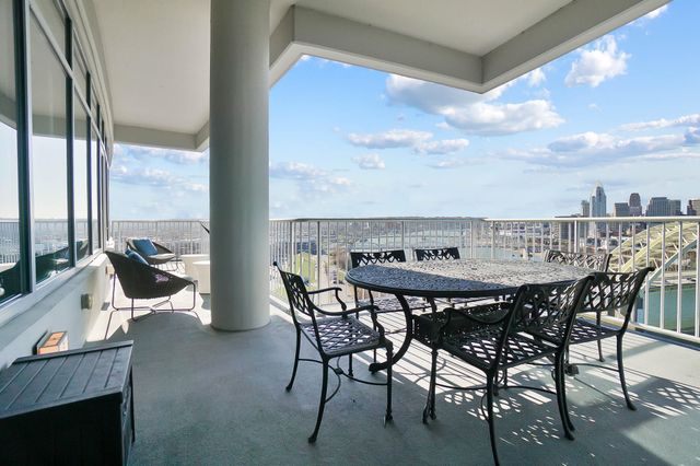 400 Riverboat, 1801, Newport, KY 41071