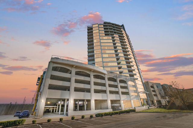 400 Riverboat, 1801, Newport, KY 41071