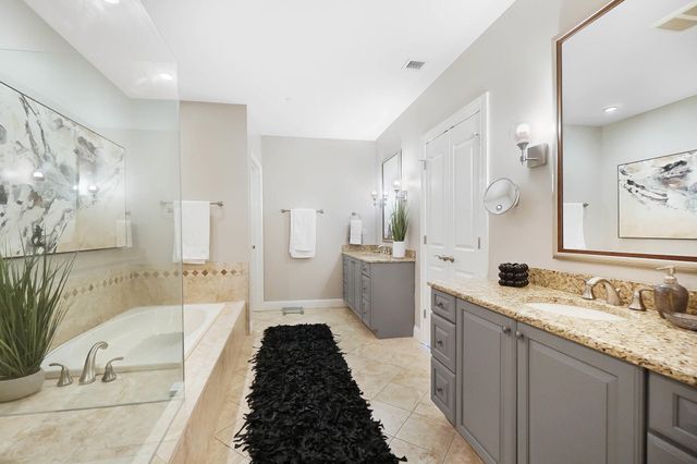 400 Riverboat, 1801, Newport, KY 41071