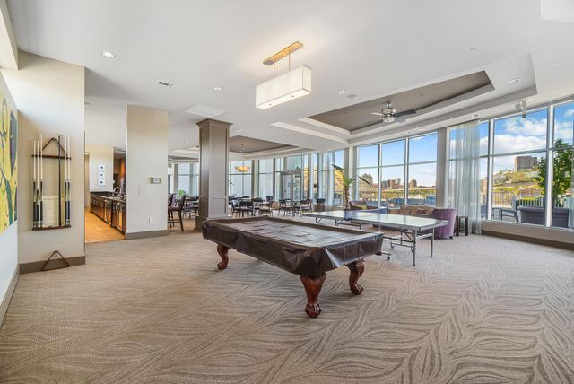 400 Riverboat, 1801, Newport, KY 41071