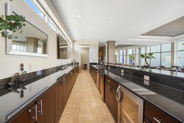 400 Riverboat, 1801, Newport, KY 41071