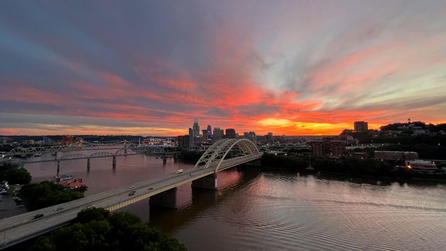 400 Riverboat, 1801, Newport, KY 41071