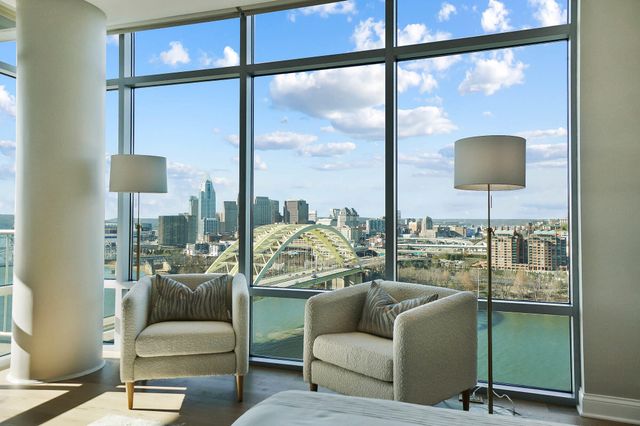 400 Riverboat, 1801, Newport, KY 41071