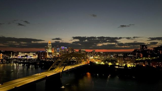 400 Riverboat, 1801, Newport, KY 41071