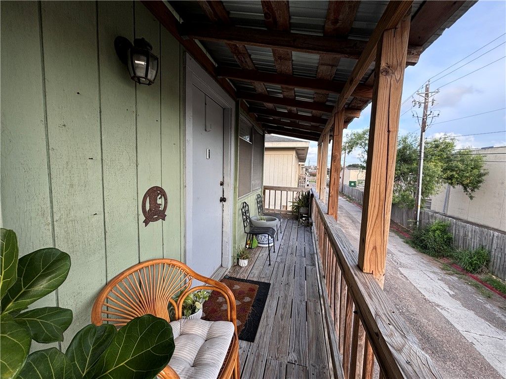 6207 Hidden Cove, Corpus Christi, TX 78412 — exterior