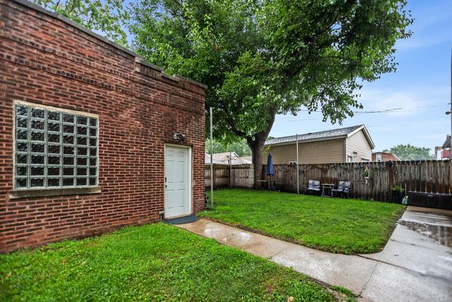 7958 S Luella Avenue 1, Chicago, IL 60617