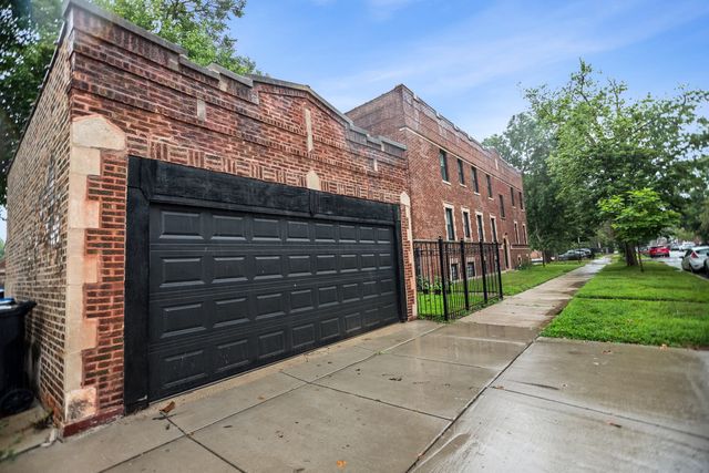 7958 S Luella Avenue 1, Chicago, IL 60617