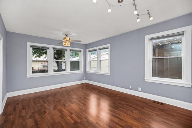 7958 S Luella Avenue 1, Chicago, IL 60617