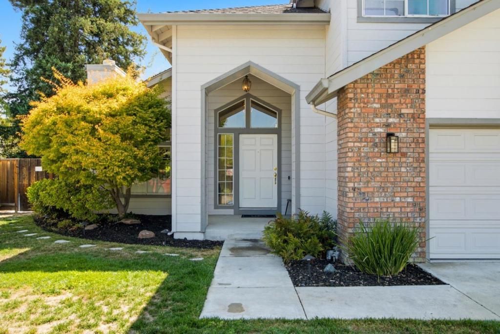 Image 3 of property listing at 1230 Pennyroyal Terrace, Sunnyvale, CA 94087