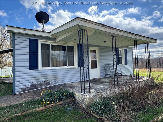 358 Cemetery Road, Red House, WV 25168