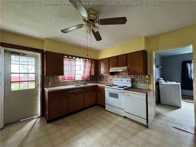 358 Cemetery Road, Red House, WV 25168