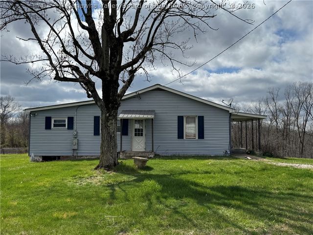 358 Cemetery Road, Red House, WV 25168