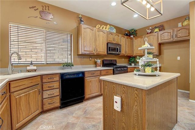 3065 S Buena Vista, Corona, CA 92882