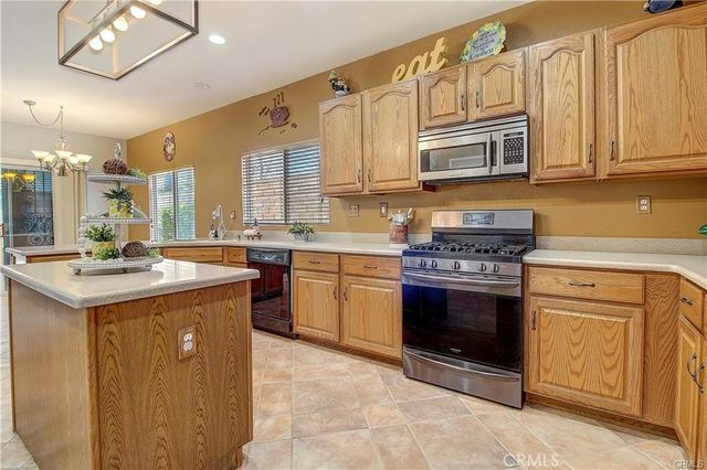 3065 S Buena Vista, Corona, CA 92882