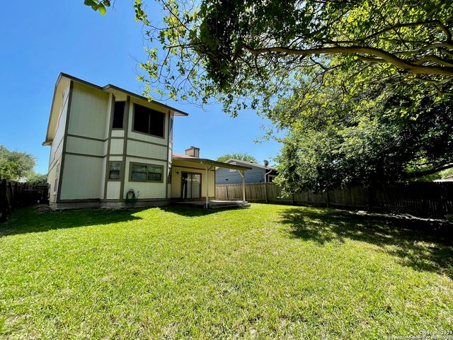 6111 QUAIL FEATHER LN, San Antonio, TX 78233