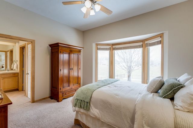 1020 W Cottonwood Dr, Valley Center, KS 67147