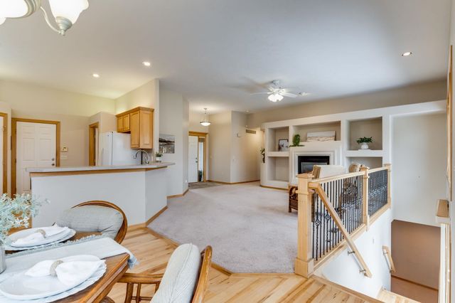 1020 W Cottonwood Dr, Valley Center, KS 67147