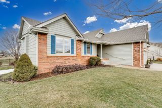 1020 W Cottonwood Dr, Valley Center, KS 67147