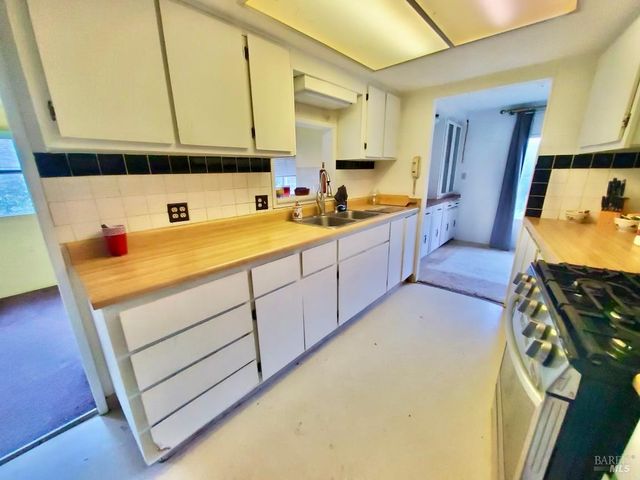 7282 Marin St, Nice, CA 95464