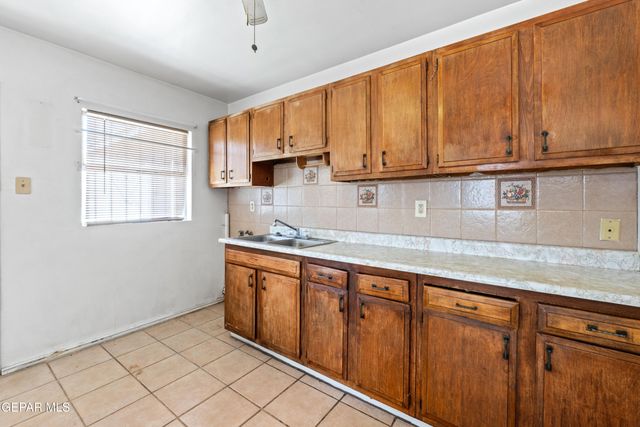 8401 MOUNT BALDY Drive, El Paso, TX 79904