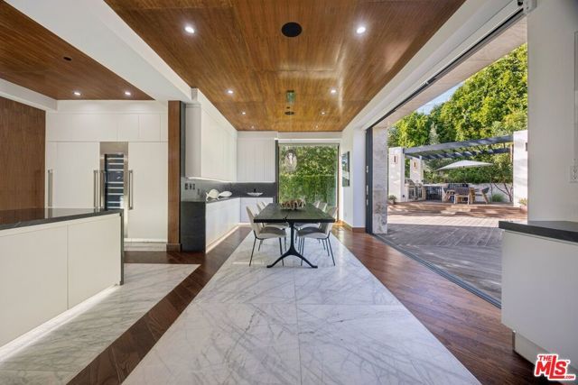11075 W Sunset Boulevard, Los Angeles, CA 90049
