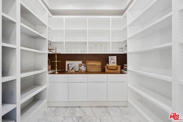 11075 W Sunset Boulevard, Los Angeles, CA 90049