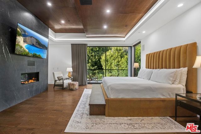 11075 W Sunset Boulevard, Los Angeles, CA 90049