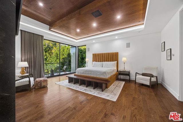 11075 W Sunset Boulevard, Los Angeles, CA 90049
