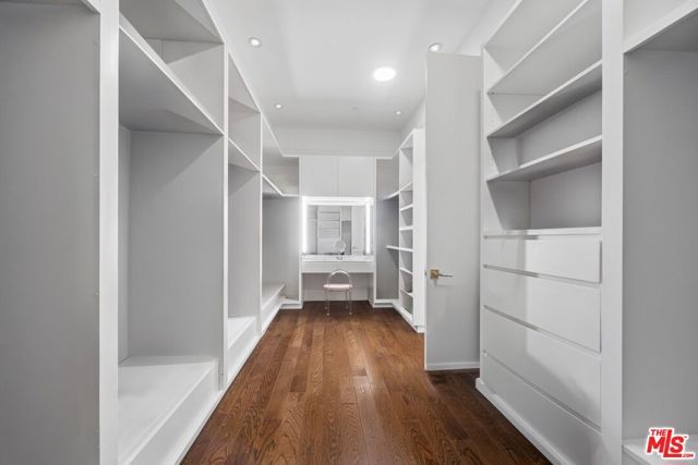 11075 W Sunset Boulevard, Los Angeles, CA 90049