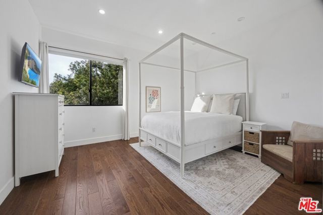 11075 W Sunset Boulevard, Los Angeles, CA 90049