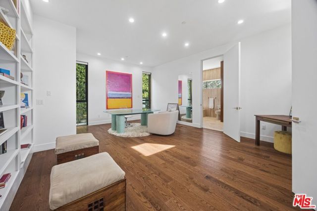 11075 W Sunset Boulevard, Los Angeles, CA 90049