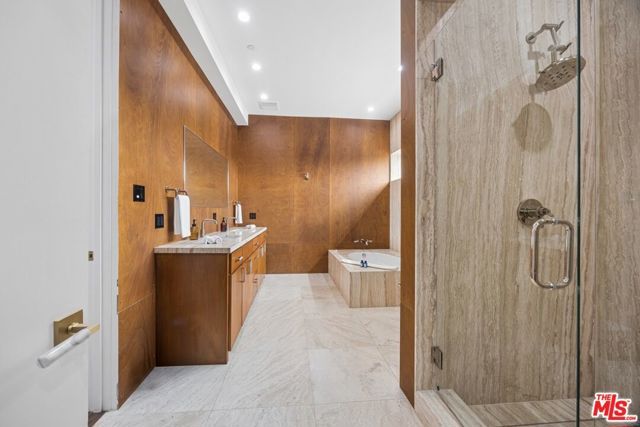 11075 W Sunset Boulevard, Los Angeles, CA 90049