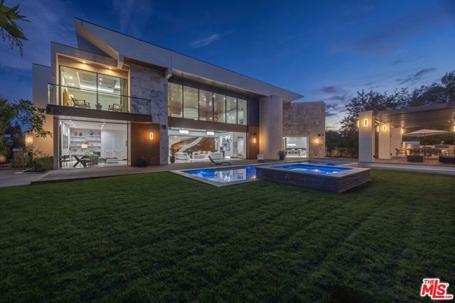 11075 W Sunset Boulevard, Los Angeles, CA 90049