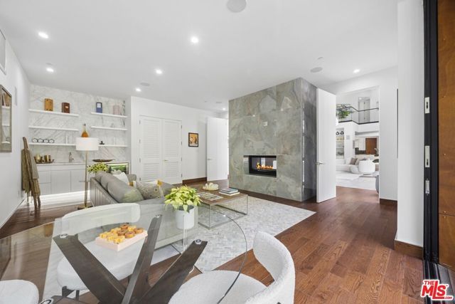 11075 W Sunset Boulevard, Los Angeles, CA 90049