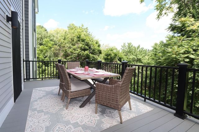 118 Eaton St. 11, Reading, MA 01867