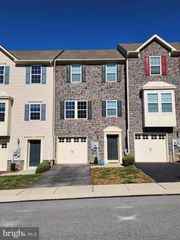 1265 STONEHAVEN WAY, York, PA 17403