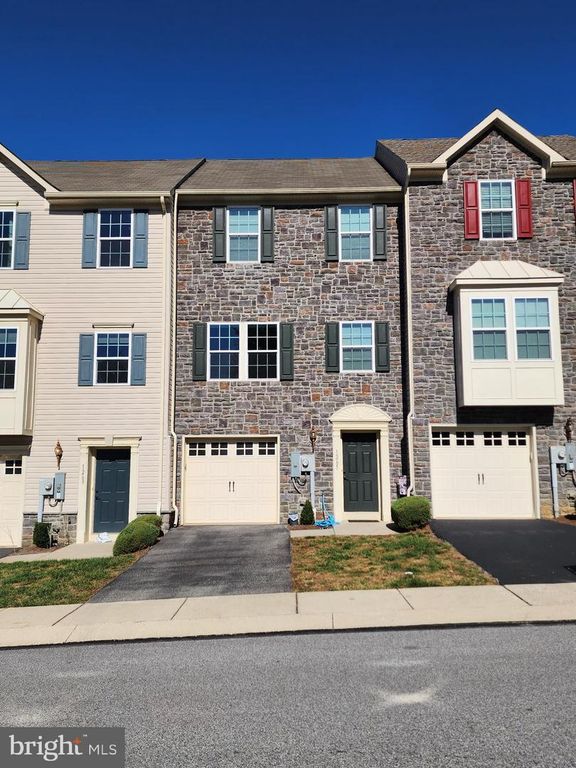 1265 STONEHAVEN WAY, York, PA 17403