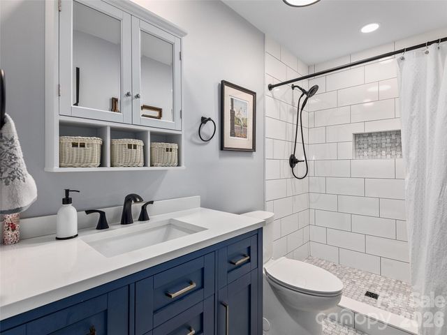 521 Crowfields Lane, Asheville, NC 28803