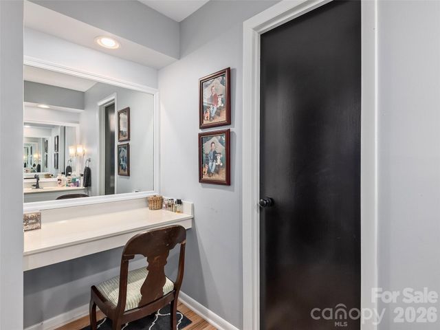 521 Crowfields Lane, Asheville, NC 28803