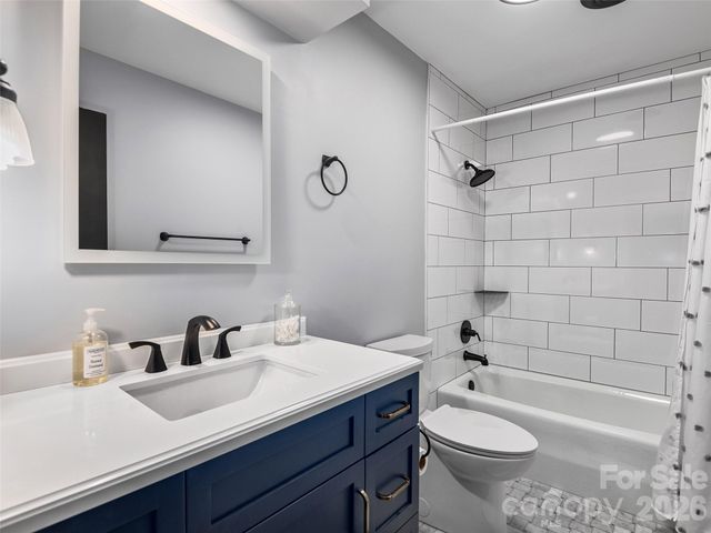 521 Crowfields Lane, Asheville, NC 28803
