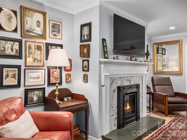 521 Crowfields Lane, Asheville, NC 28803