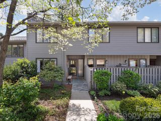 521 Crowfields Lane, Asheville, NC 28803