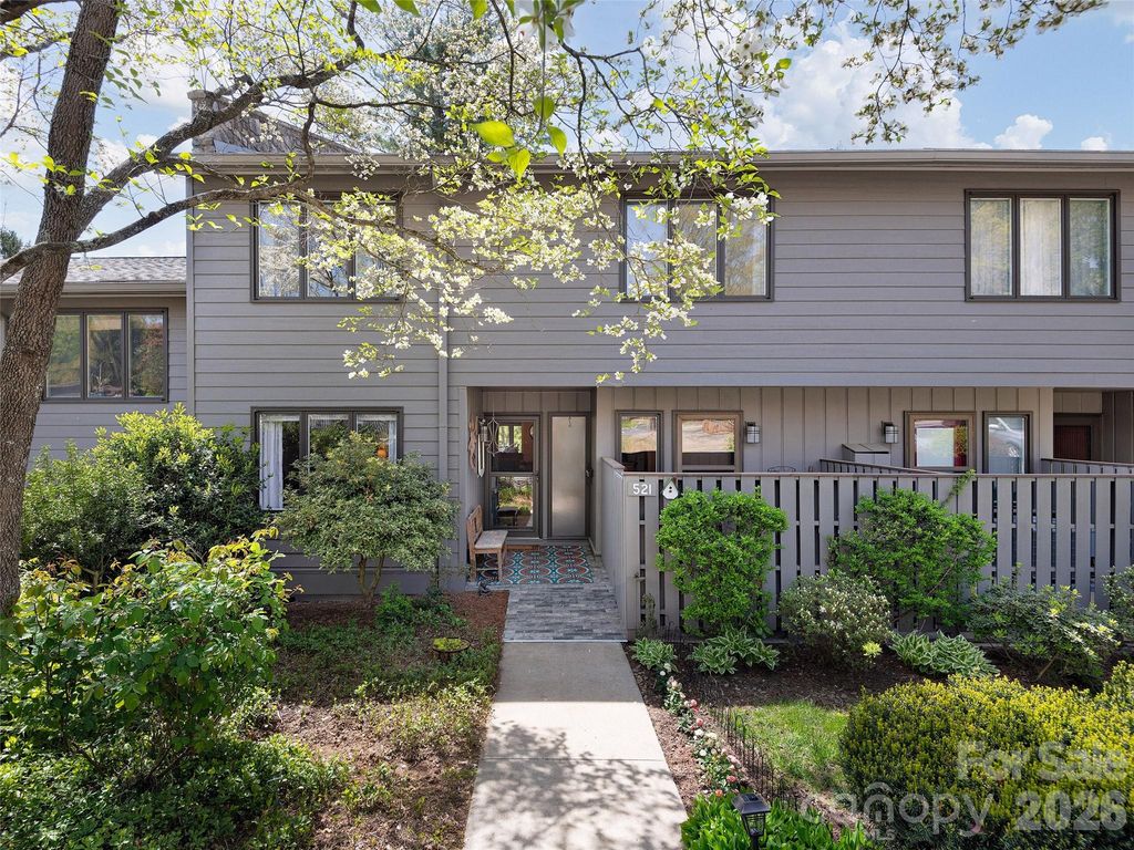 521 Crowfields Lane, Asheville, NC 28803