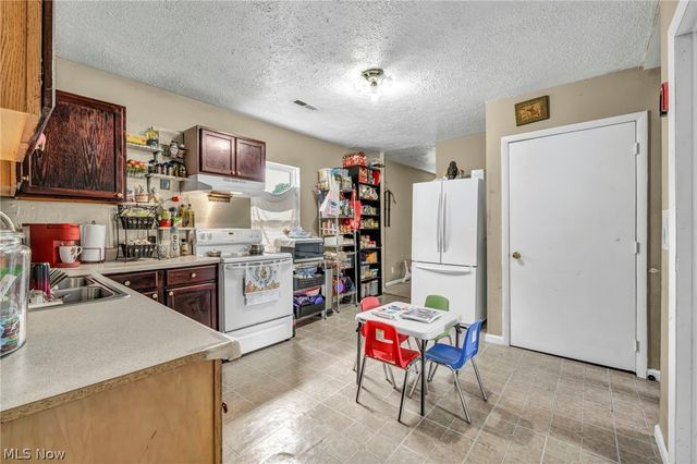 1813 Lexington Avenue, Lorain, OH 44052