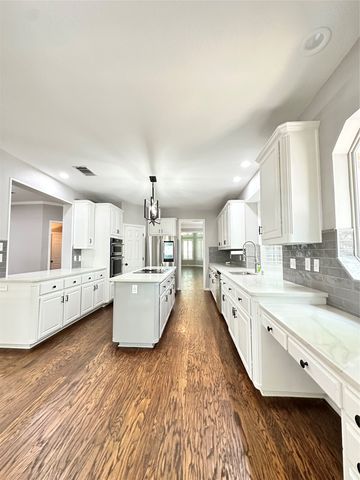 801 Heatherglen Court, Southlake, TX 76092