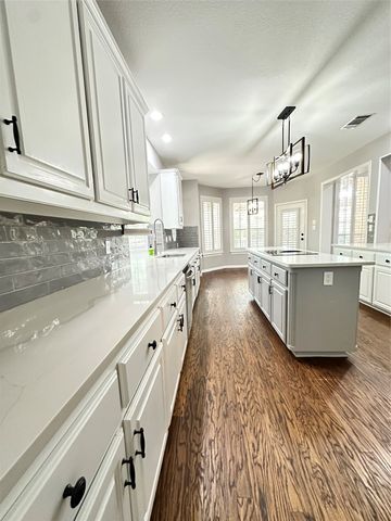 801 Heatherglen Court, Southlake, TX 76092