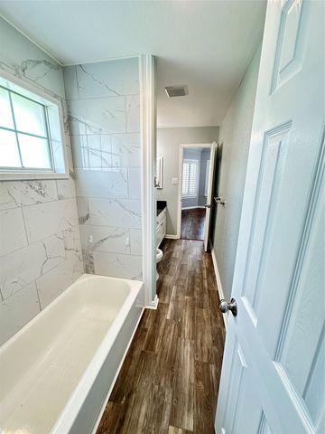 801 Heatherglen Court, Southlake, TX 76092