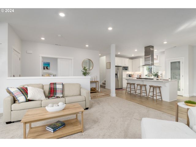 3773 ROCKCRESS Rd, Eugene, OR 97403